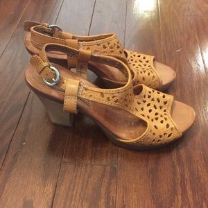 Naya Leather Alpine Sandal In Mustard with Cutouts